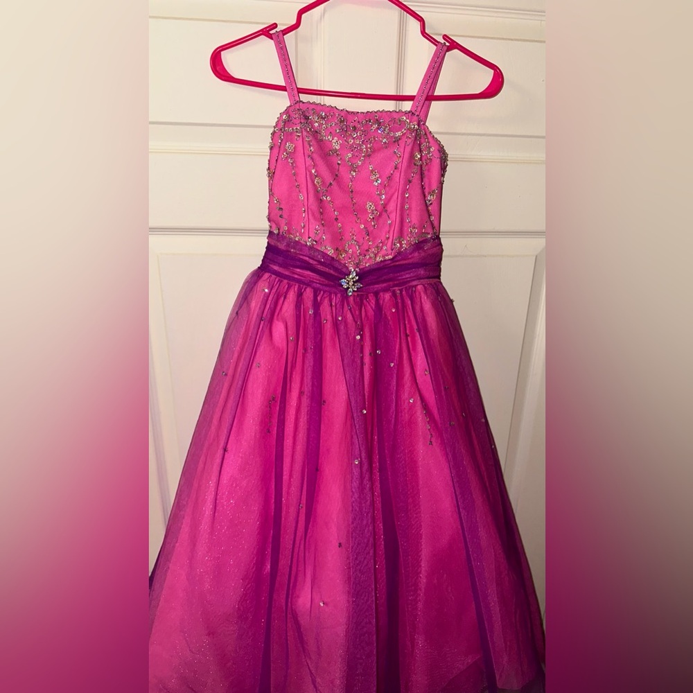NWT Tiffany Size 6 pageant dress